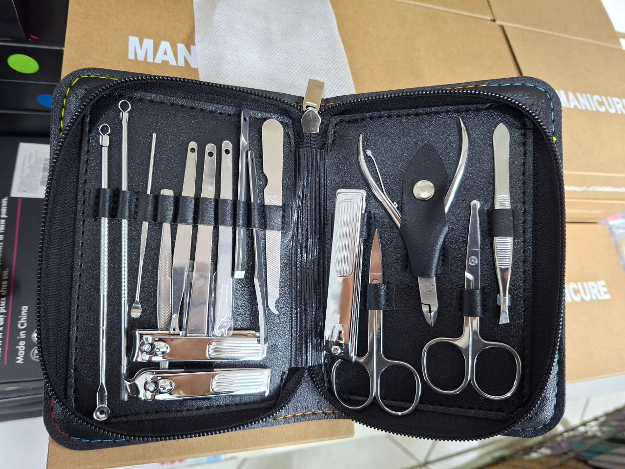 KIT DE MANICURE 17 EN 1
